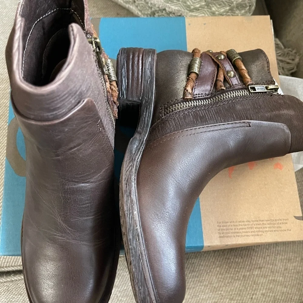BIG SALE!! New OTBT Brown leather boots sz 6.5 $160
